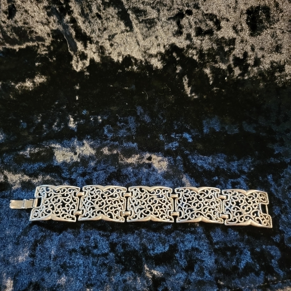 Vintage 5 Panel Bracelet - Picture 2 of 3